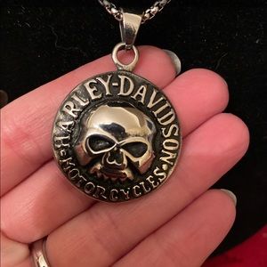 Limited! Womens Willie G HD Skull Necklace